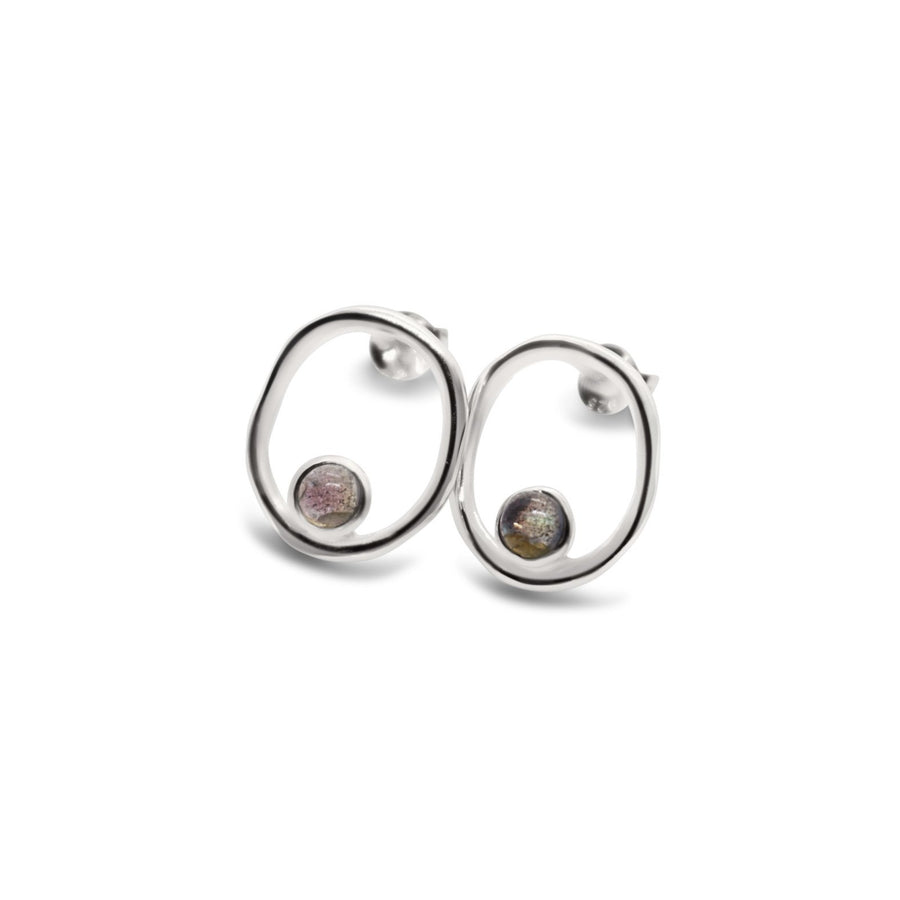 Circle earring with stone in silver