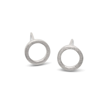Circle studs silver