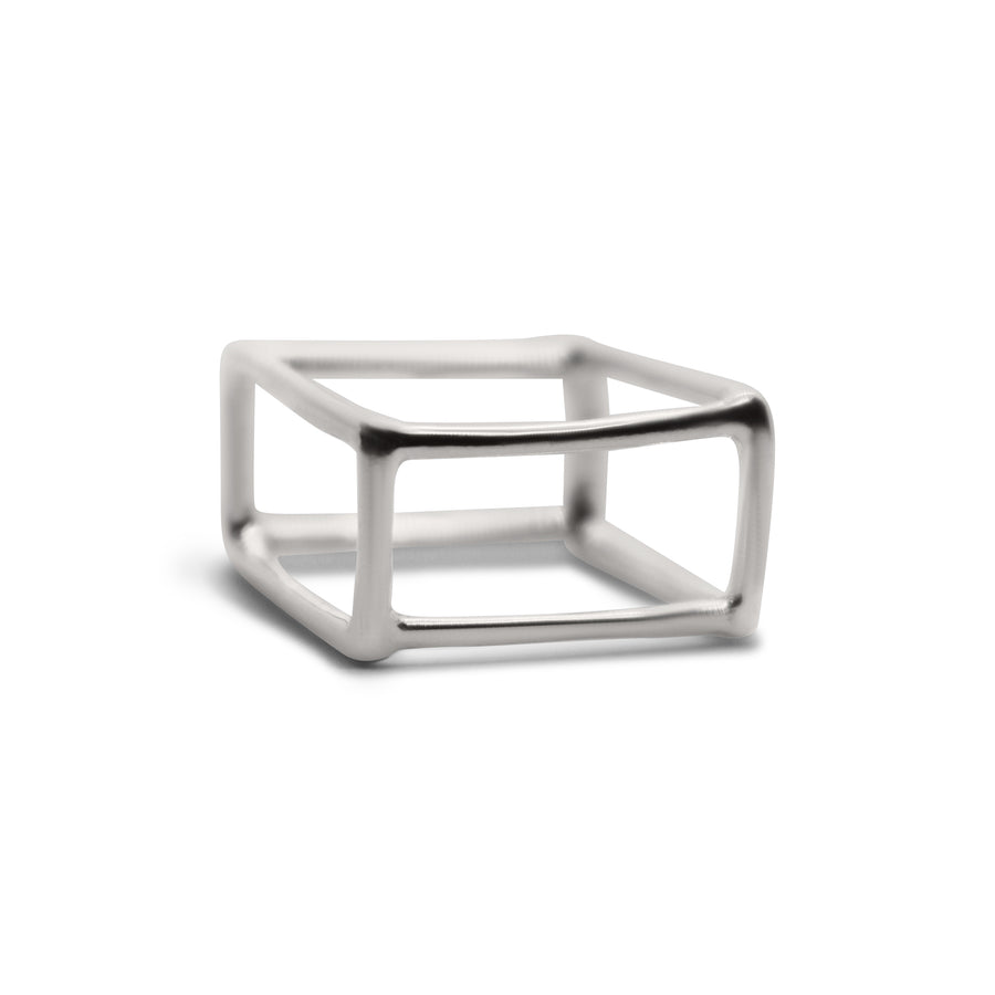 Squared geometric ring