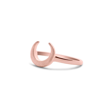 Half moon ring in rose gold