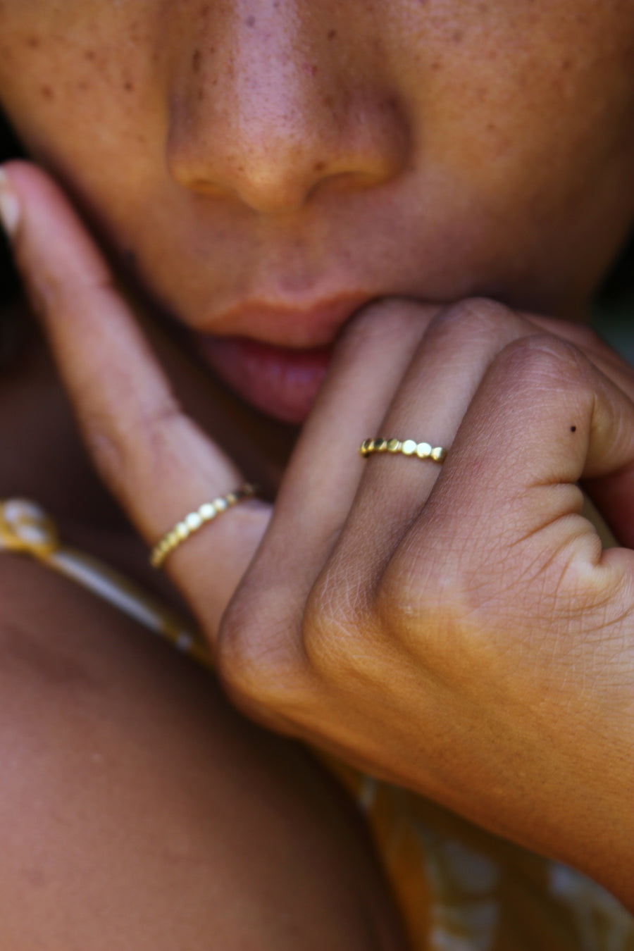 Pebbles stack ring gold