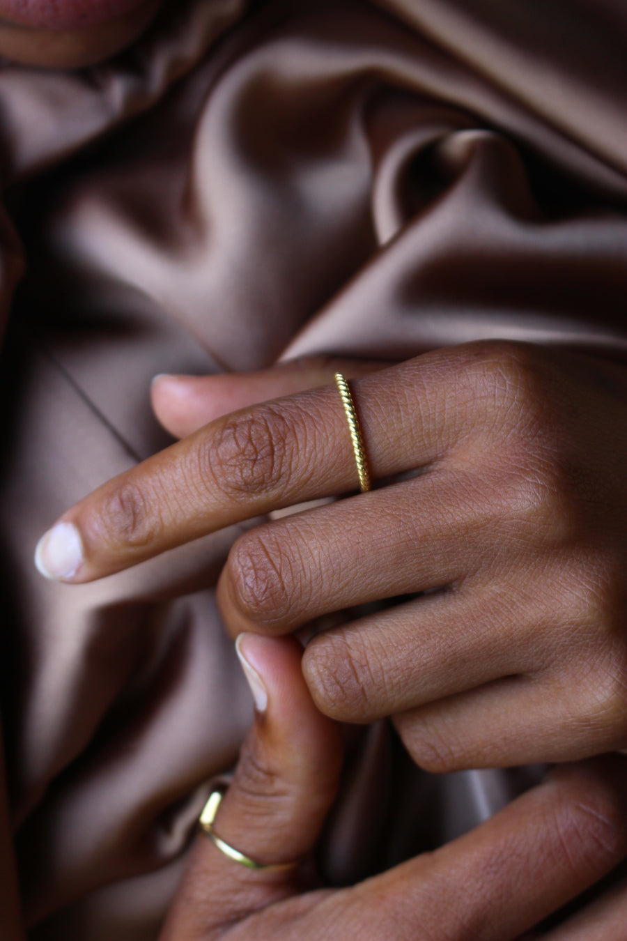 Twine ring in gold