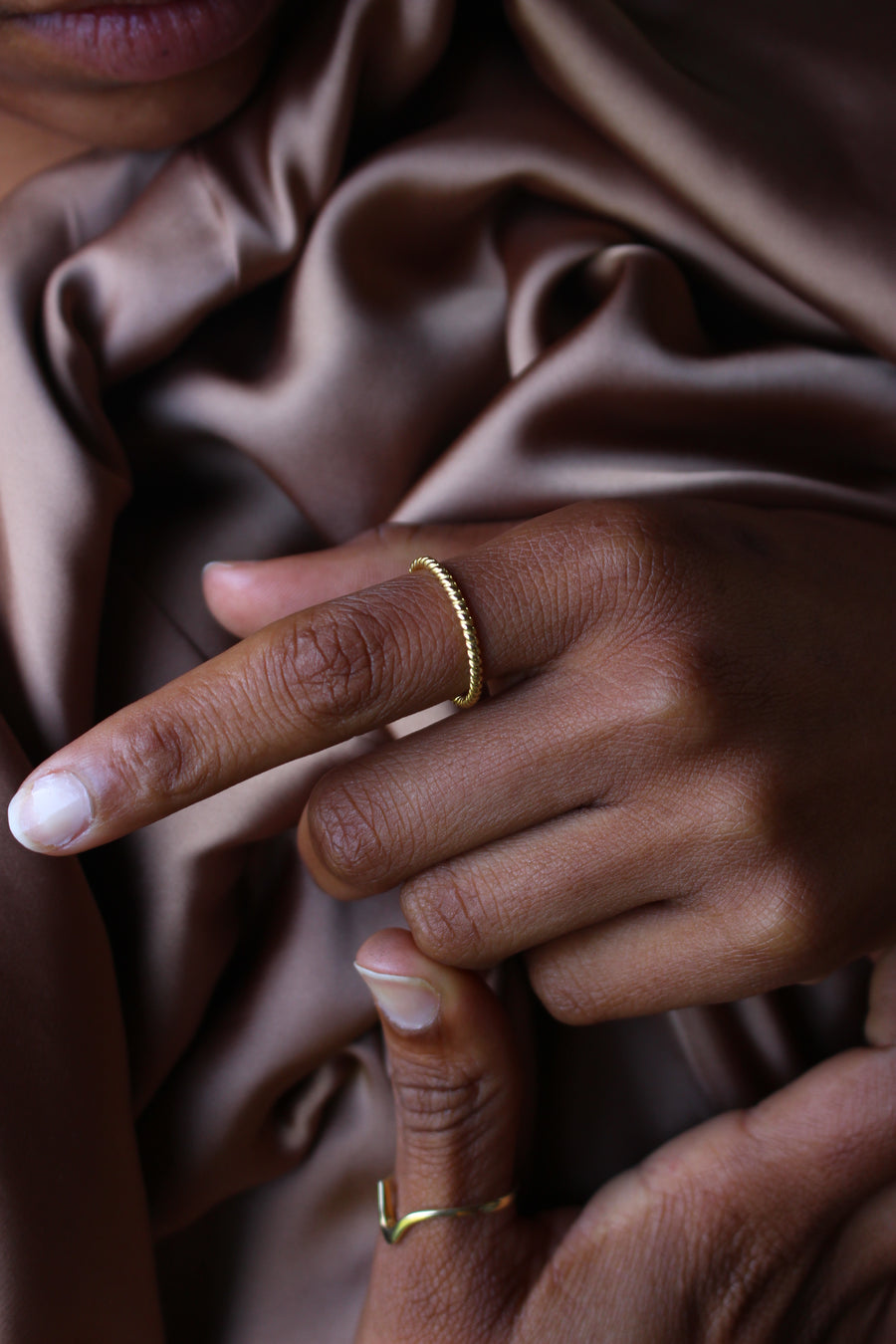 Twine ring in gold