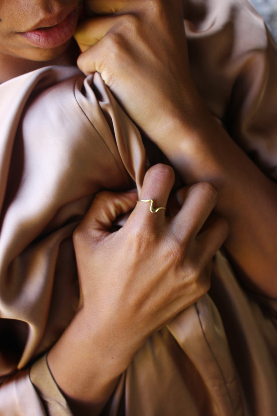 Tides ring gold
