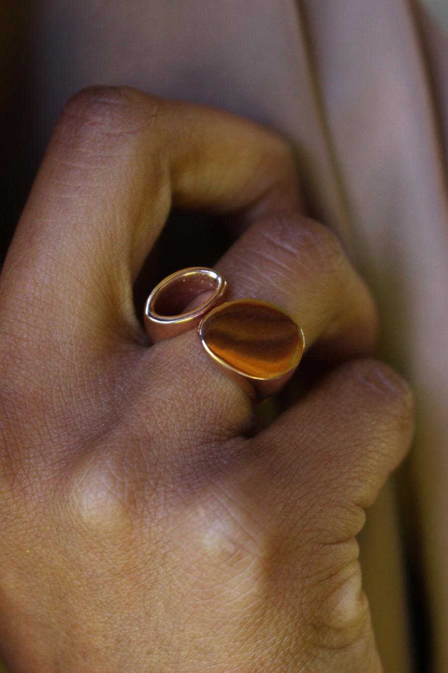 Empty and full ring rose gold
