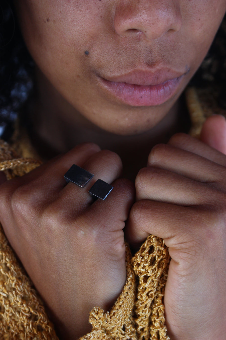 Cairo ring in black