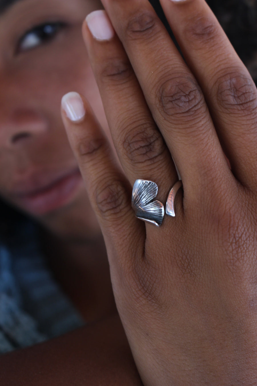 Gingko Biloba ring black