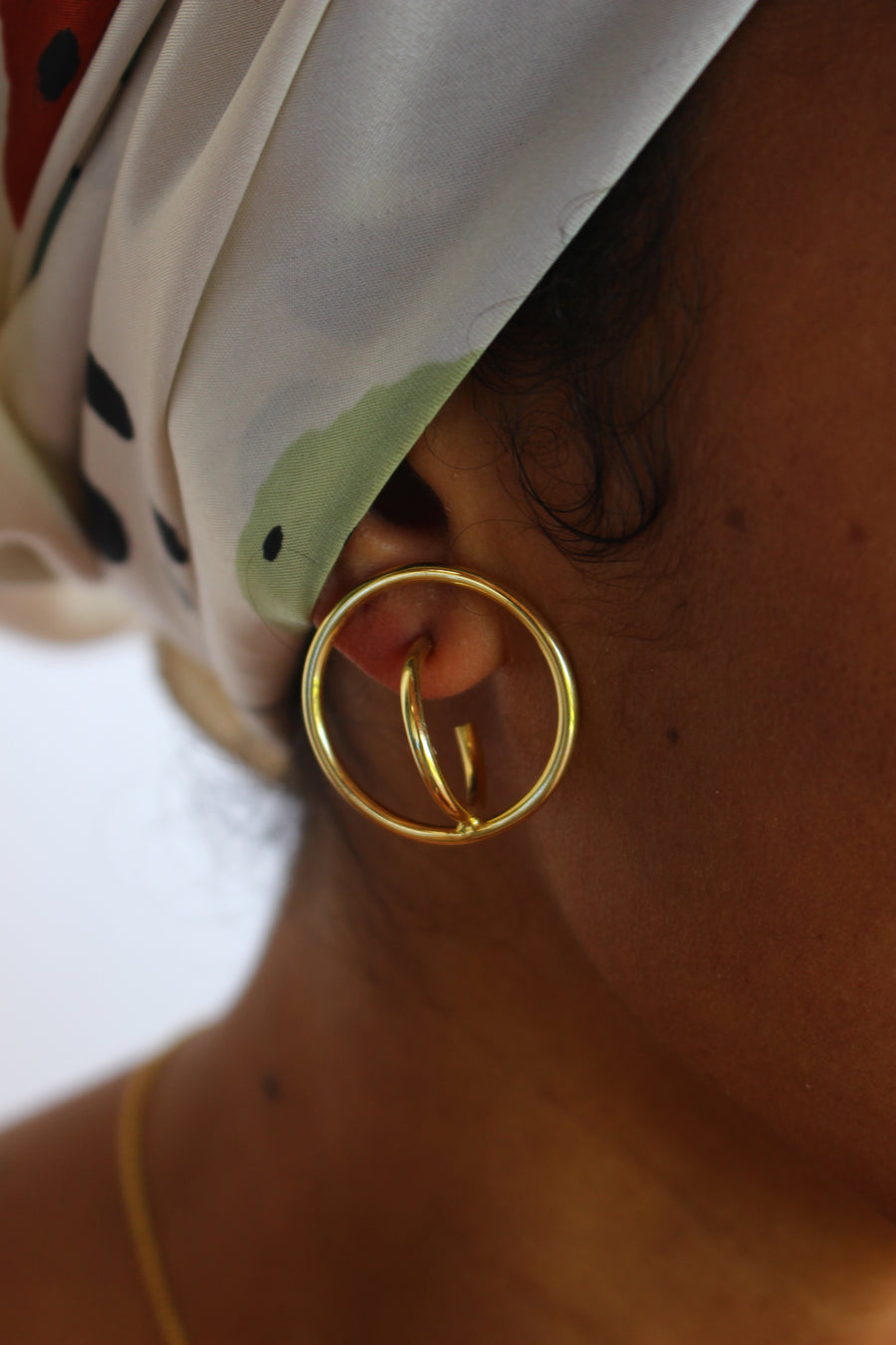 Center double hoop in gold