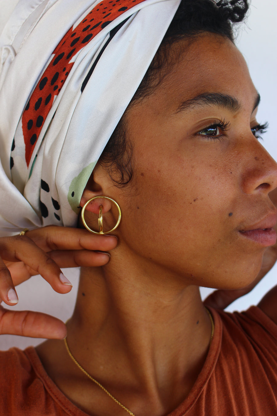 Center double hoop in gold