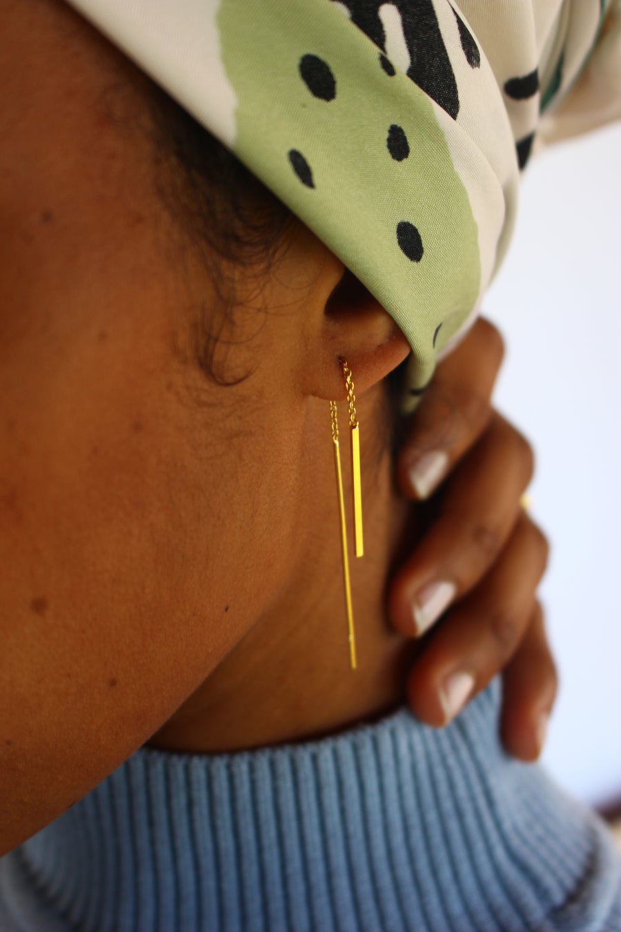 Both ways bar earrings in gold