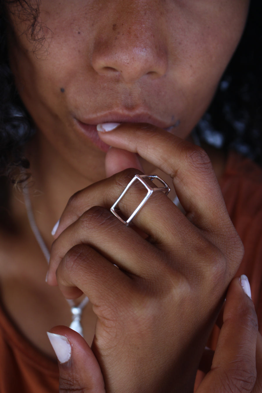 Squared geometric ring