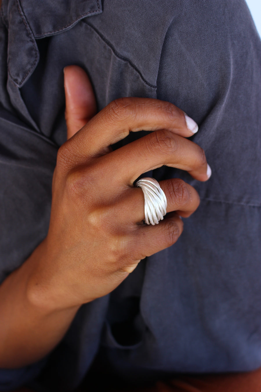 Intertwined ring silver