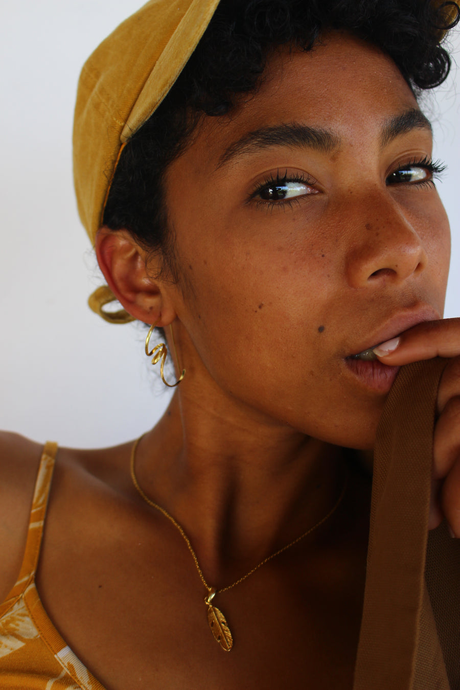 Tornado earrings in gold
