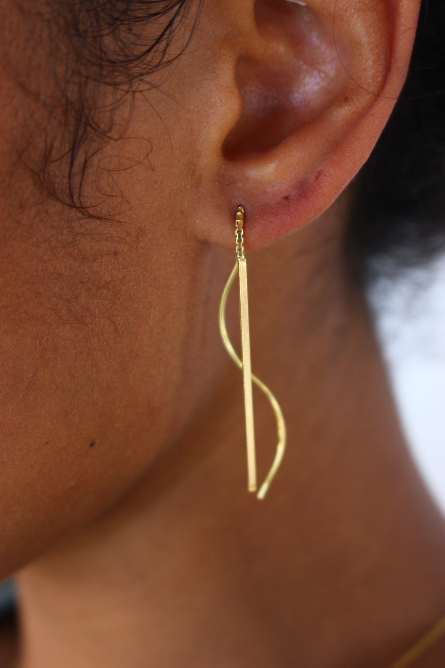 Curl and bar both ways earrings