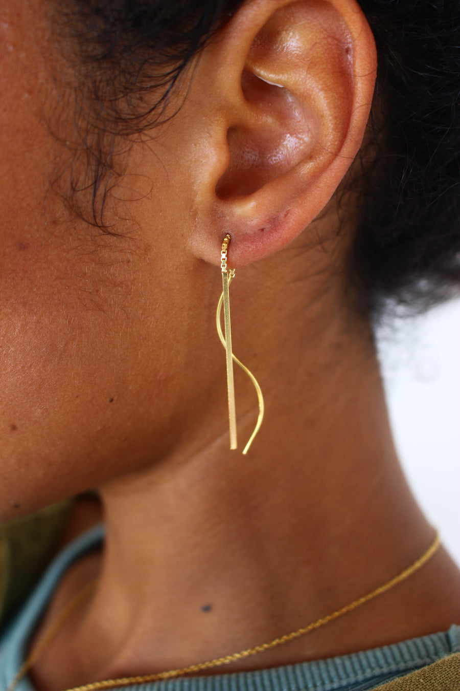 Curl and bar both ways earrings
