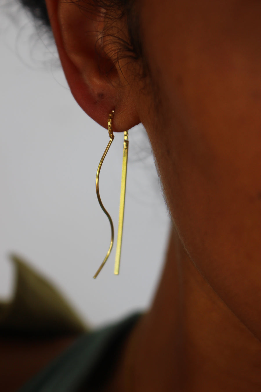 Curl and bar both ways earrings