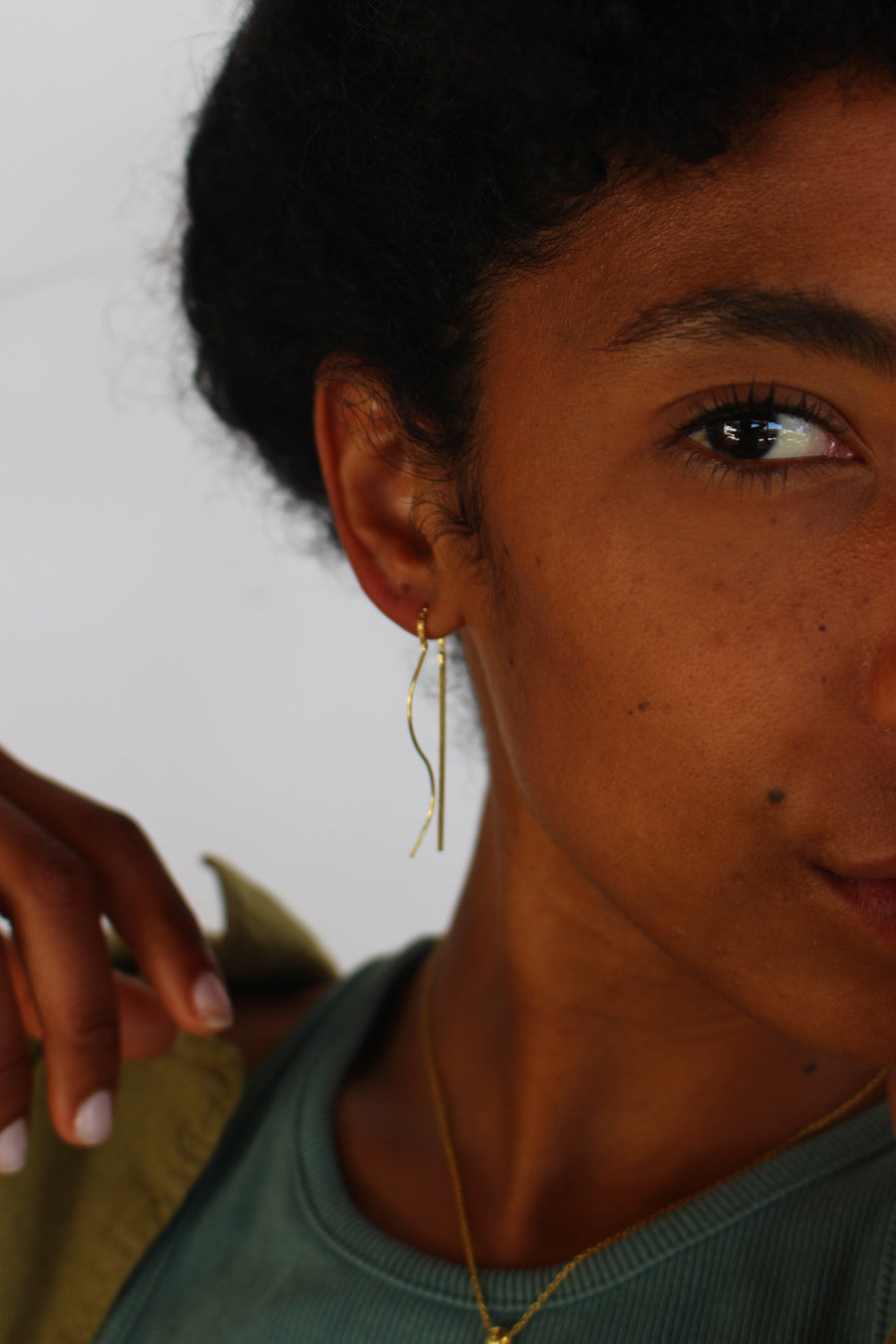 Curl and bar both ways earrings