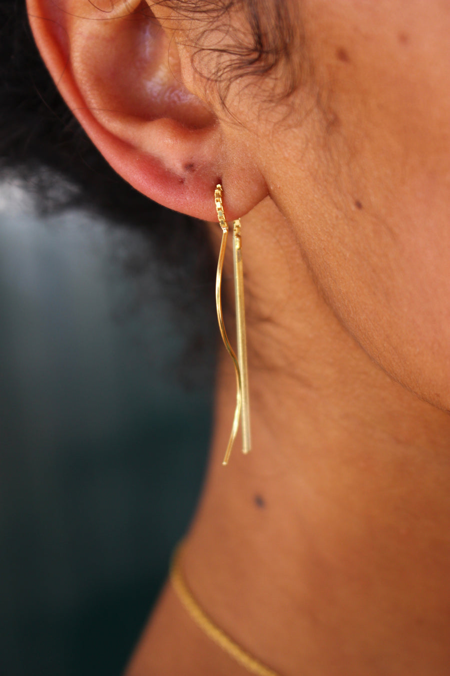 Curl and bar both ways earrings