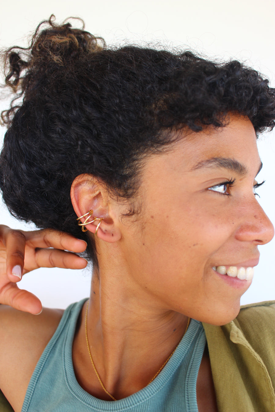 All around ear cuff gold