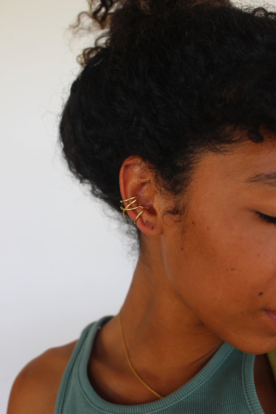All around ear cuff gold
