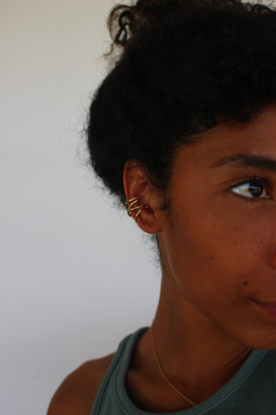 All around ear cuff gold