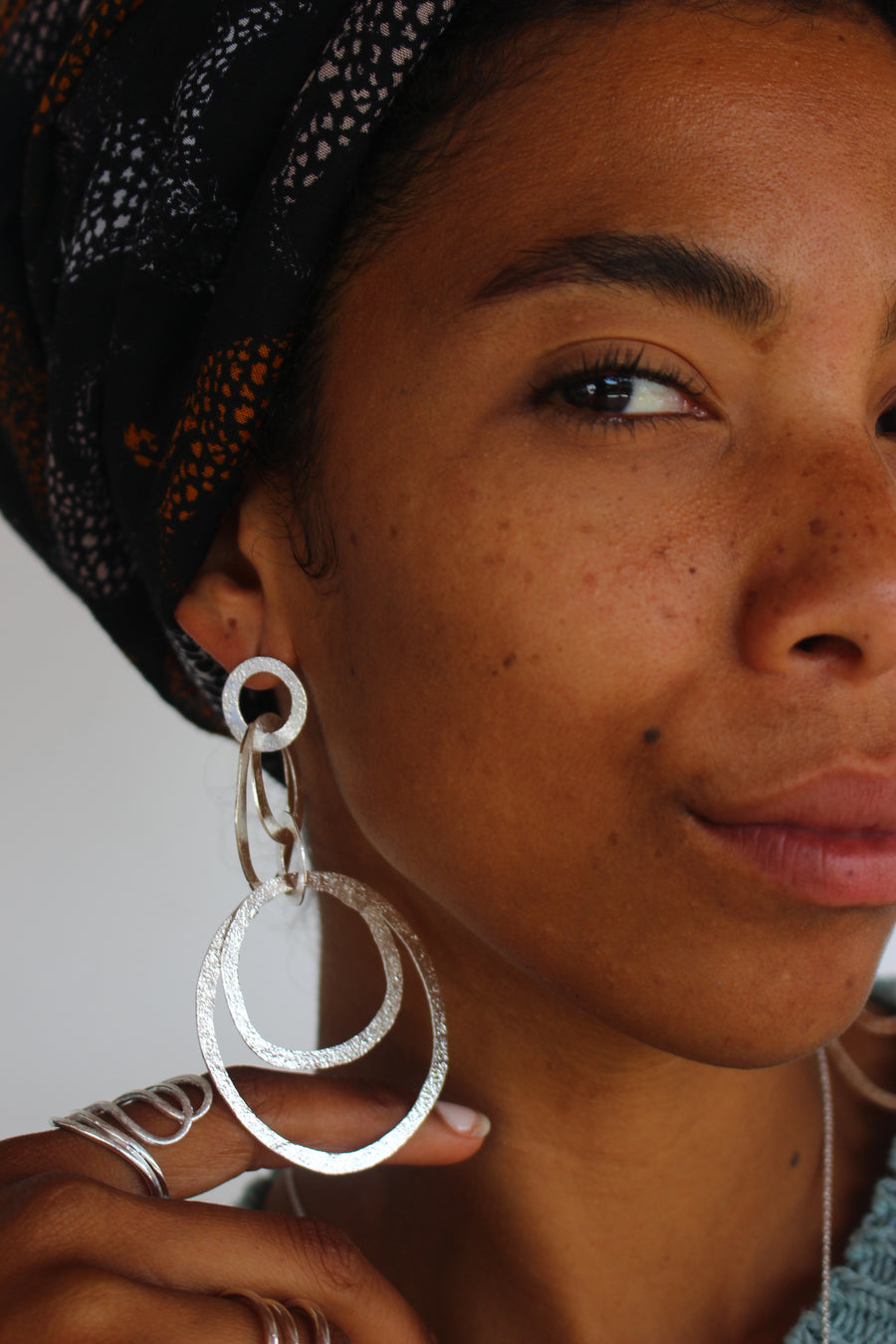 Chaos hoops textured earings