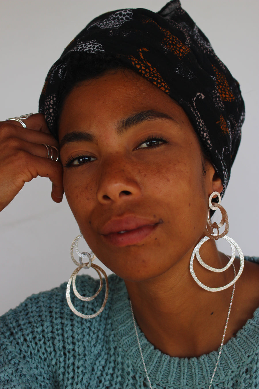 Chaos hoops textured earings