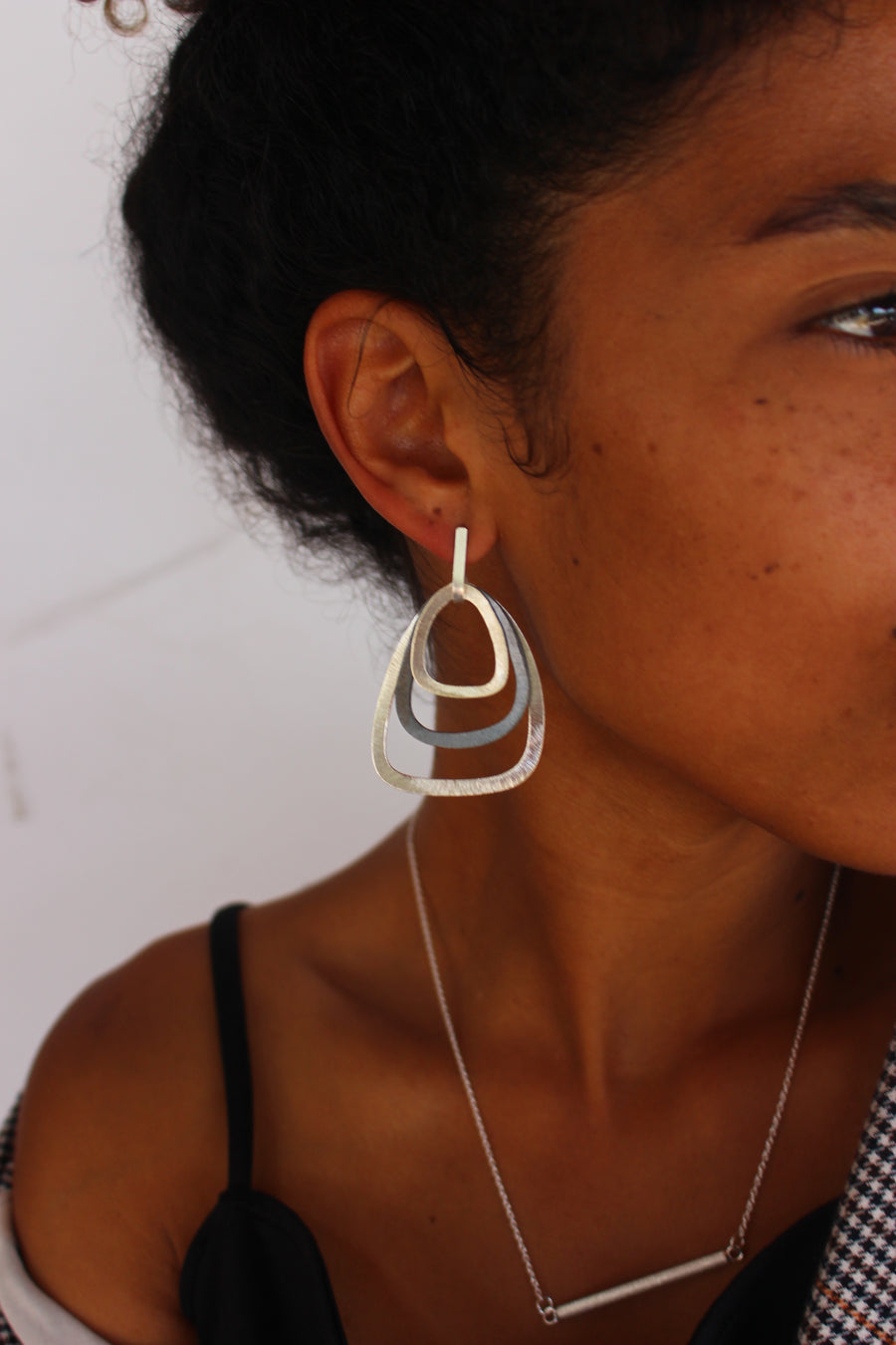 Tectonic plates earrings in silver and black