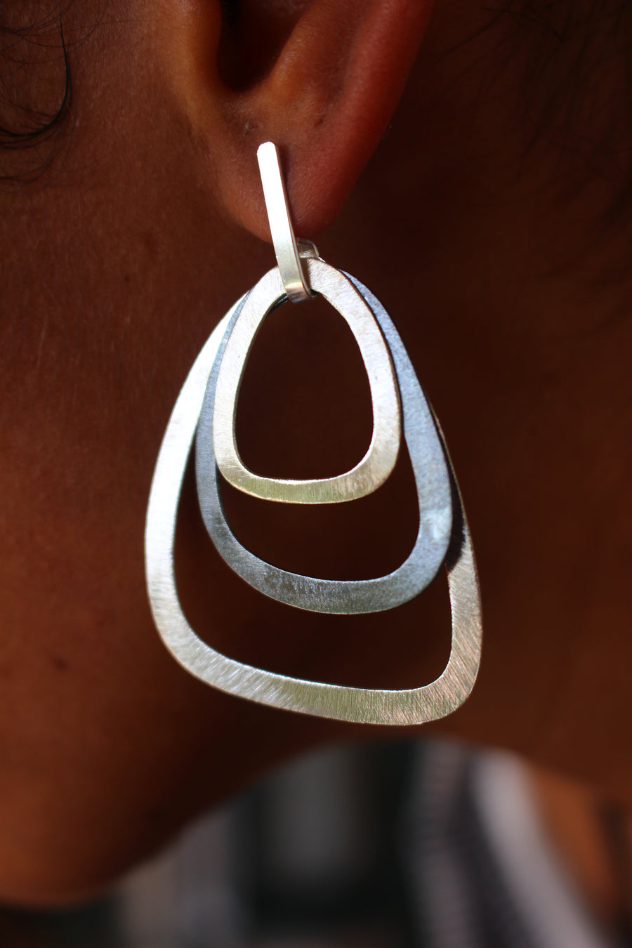Tectonic plates earrings in silver and black