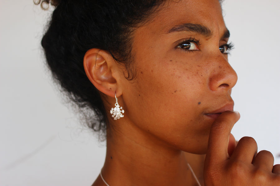 Anemone hanging earrings
