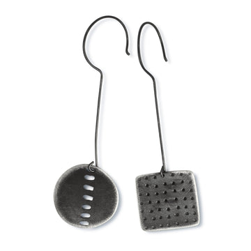 Scrambled asymmetrical earrings in black